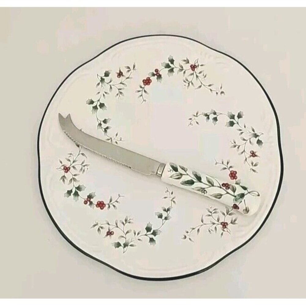Pfaltzgraff Winterberry Cheese Tray and Knife 9" sculpted handle server spread